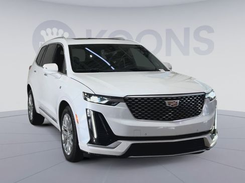 Used 2024 Cadillac XT6 Premium Luxury w/ Technology Package image 4