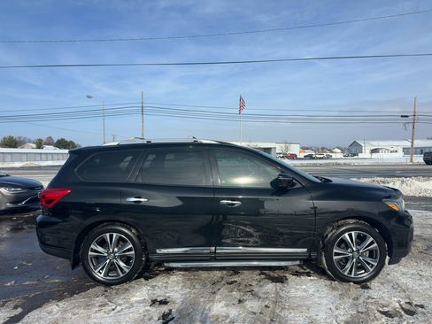 Used 2018 Nissan Pathfinder Platinum w/ Cargo Package image 11