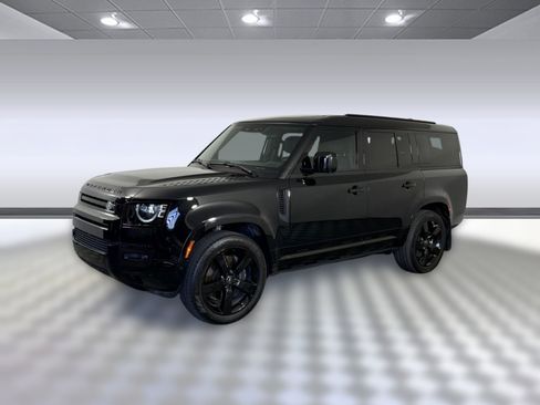 Used 2025 Land Rover Defender 130 X-Dynamic SE AWD/4WD image 1