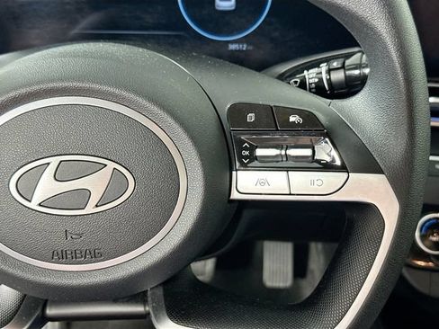 Used 2024 Hyundai Elantra SEL FWD image 22