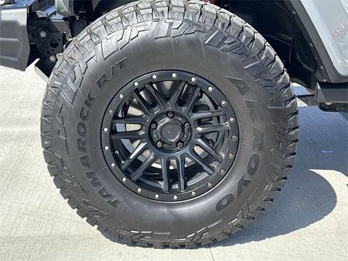 Certified 2021 Jeep Gladiator Mojave image 10