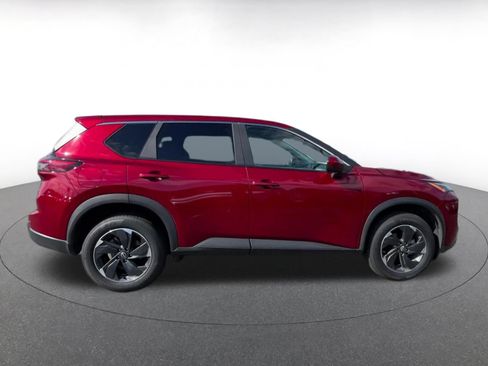Used 2025 Nissan Rogue SV AWD/4WD image 13