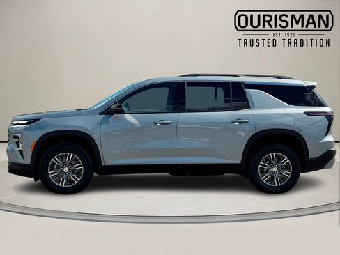 Used 2024 Chevrolet Traverse LT AWD/4WD image 3