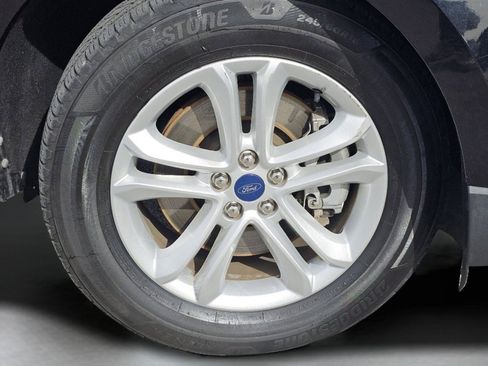 Used 2020 Ford Edge SEL image 16