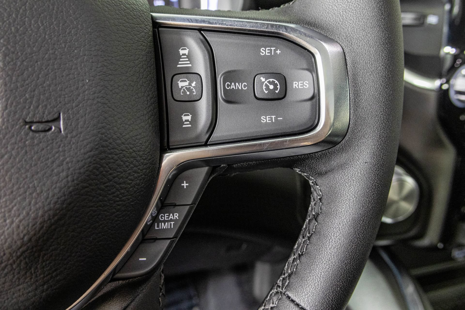 New 2027 RAM 1500 Laramie AWD/4WD image 31