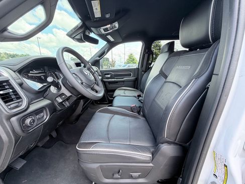 Used 2026 RAM 2500 Laramie AWD/4WD image 23