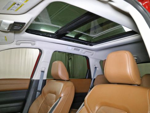 Certified 2022 Nissan Pathfinder Platinum w/ Cargo Package image 3