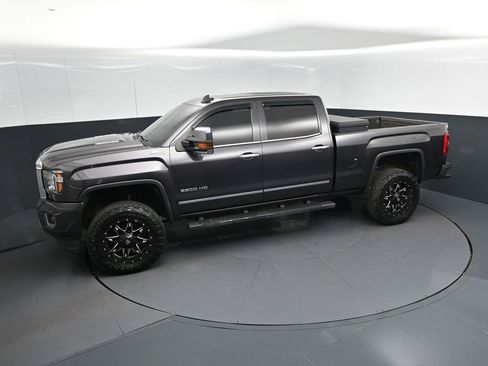 Used 2015 GMC Sierra 2500 SLT w/ Duramax Plus Package AWD/4WD image 32