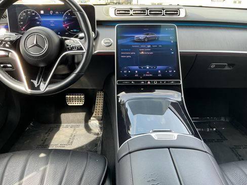 Used 2022 Mercedes-Benz S 580 4MATIC Sedan w/ AMG Line Package image 16