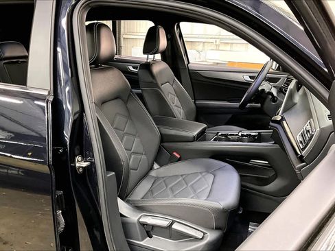 Used 2024 Volkswagen Atlas Cross Sport SE image 10