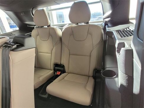 New 2026 Volvo XC90 B6 Ultra image 11