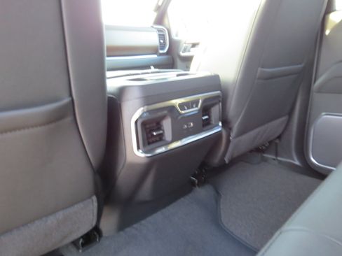 New 2026 Chevrolet Silverado 1500 High Country w/ Technology Package AWD/4WD image 16