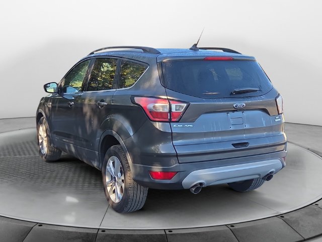Used 2018 Ford Escape SE w/ SE Sync 3 Package FWD image 3