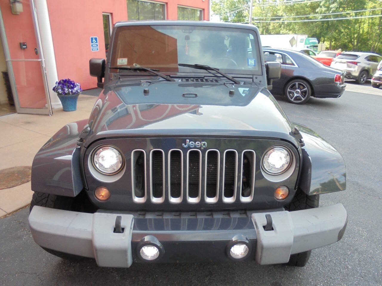 Used 2017 Jeep Wrangler Unlimited Sahara w/ Connectivity Group AWD/4WD image 34