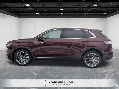 Used 2022 Lincoln Nautilus Reserve image 2