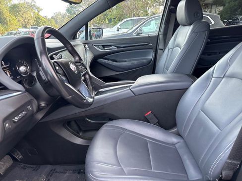 Used 2024 Buick Enclave Premium image 10