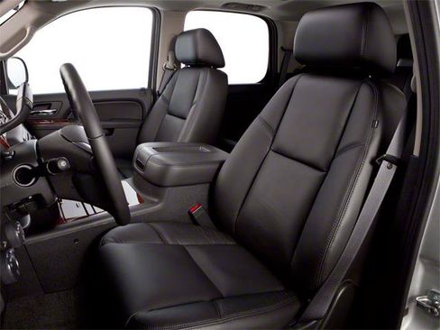 Used 2011 Chevrolet Tahoe LT w/ Luxury Package AWD/4WD image 45