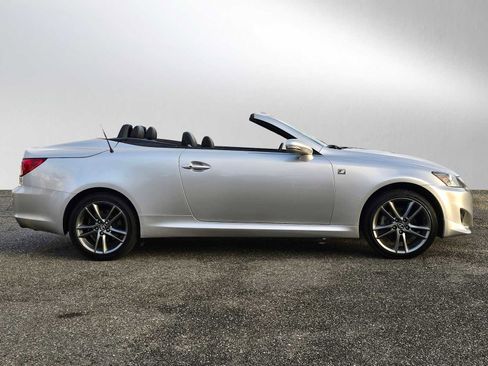 Used 2013 Lexus IS 250C image 2