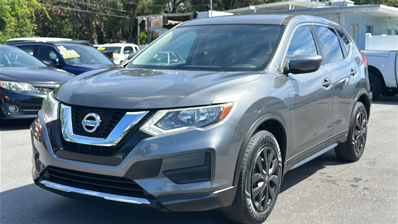 Used 2017 Nissan Rogue S FWD image 2
