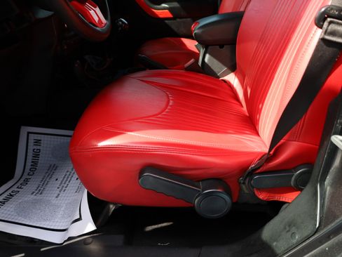 Used 2014 Jeep Wrangler Unlimited Sport image 7