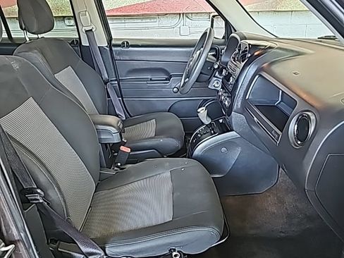 Used 2015 Jeep Patriot Sport FWD image 15