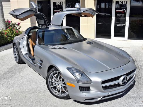 Used 2011 Mercedes-Benz SLS AMG Coupe image 3