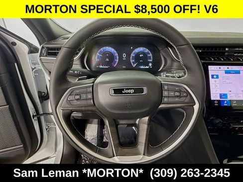 New 2025 Jeep Grand Cherokee Limited w/ Trailer Tow Package AWD/4WD image 11