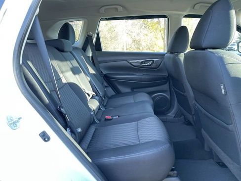 Used 2017 Nissan Rogue S image 25