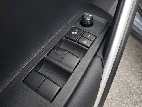 New 2026 Toyota Corolla Cross L image 18