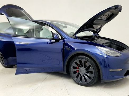 Used 2023 Tesla Model Y Performance AWD/4WD image 13