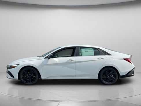 New 2026 Hyundai Elantra SEL Sport Premium FWD image 2