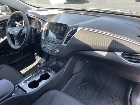 Used 2024 Chevrolet Malibu RS FWD image 29