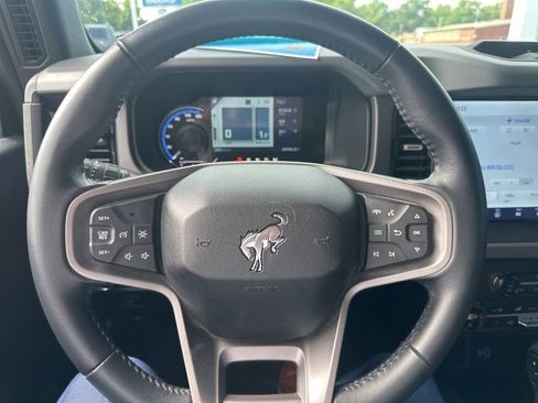 Used 2024 Ford Bronco Big Bend w/ Sasquatch Package AWD/4WD image 9
