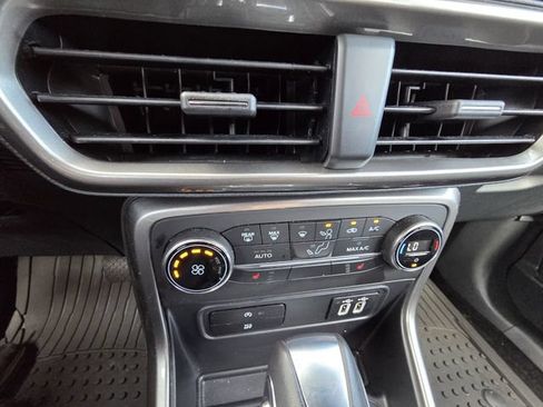 Used 2020 Ford EcoSport SE FWD image 19