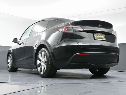 Used 2022 Tesla Model Y Long Range image 55