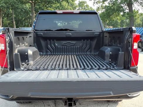 Used 2020 Chevrolet Silverado 1500 Custom w/ Custom Value Package AWD/4WD image 12