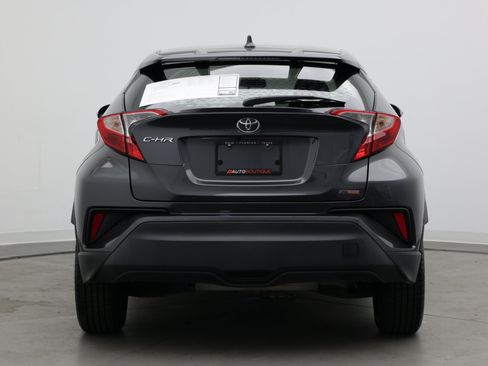 Used 2021 Toyota C-HR LE FWD image 6