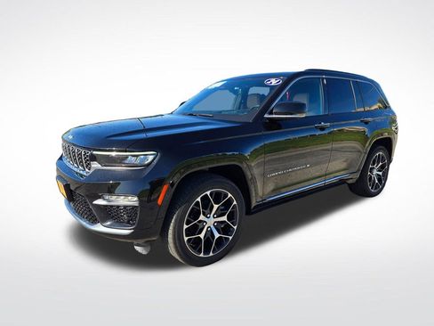 Used 2024 Jeep Grand Cherokee Summit AWD/4WD image 10