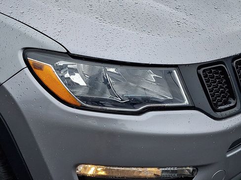 Used 2020 Jeep Compass Latitude image 10