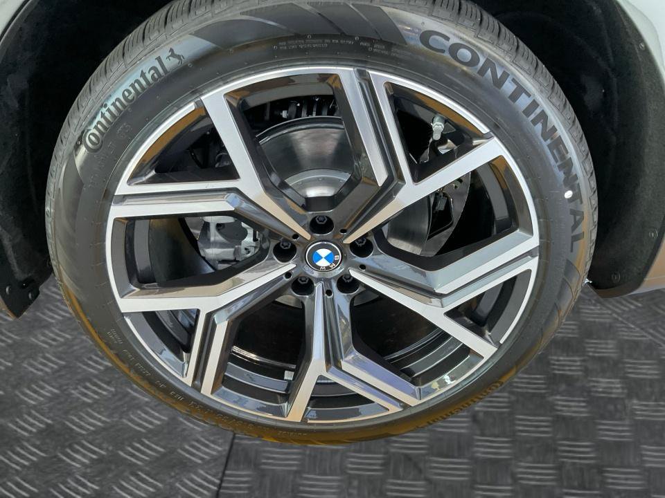 New 2027 BMW X5 xDrive40i w/ Climate Package AWD/4WD image 22