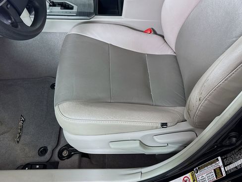 Used 2012 Toyota Camry LE image 15