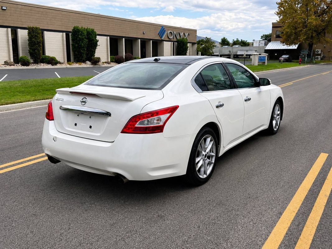 Used 2010 Nissan Maxima 3.5 SV w/ Premium Pkg FWD image 5
