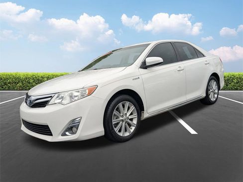 Used 2012 Toyota Camry XLE w/ Convenience Pkg FWD image 9