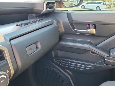 Used 2024 Toyota Tacoma TRD Off-Road AWD/4WD image 30