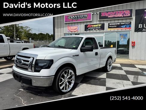 Used 2010 Ford F150 XLT image 1