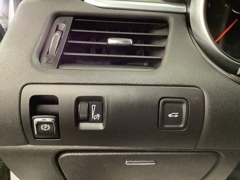 Used 2019 Chevrolet Impala LT FWD image 15