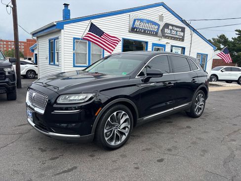 Used 2022 Lincoln Nautilus Reserve w/ Equipment Group 201A AWD/4WD image 2