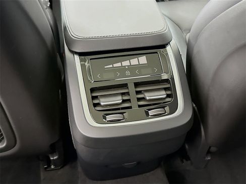 Certified 2025 Volvo XC90 B5 Core image 26