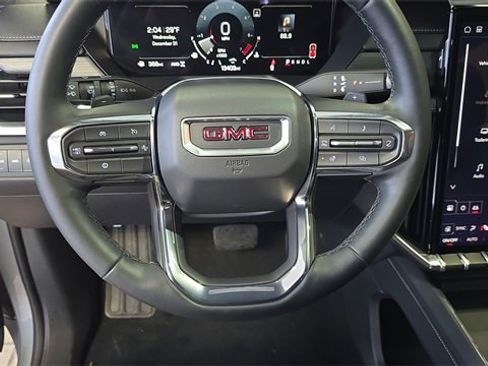 Used 2025 GMC Acadia Elevation image 22