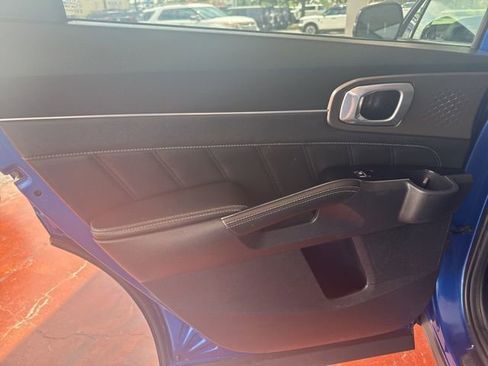 Used 2023 Kia Sorento SX AWD/4WD image 12
